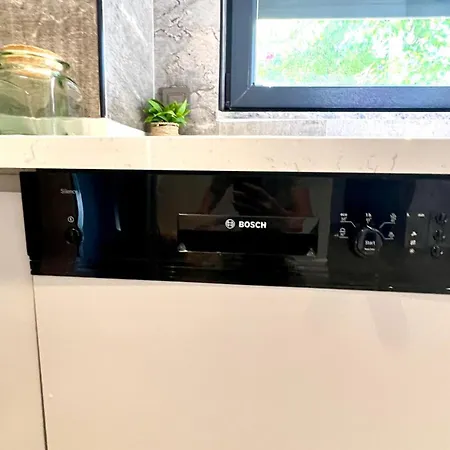 Leos Apart1 Apartman