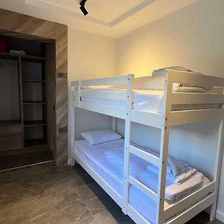 Leos Apart1 Apartman