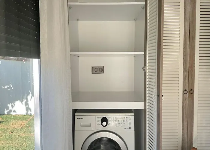 Leos Apart1 公寓 *